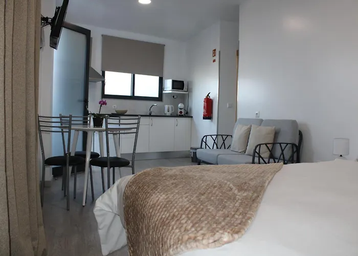 Leais Ao Pico Apartment *